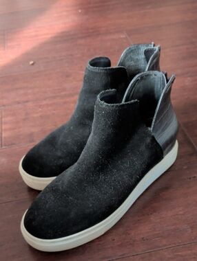 Steve Madden Wedge Womens Black Suede Chukka Boots with White Sole